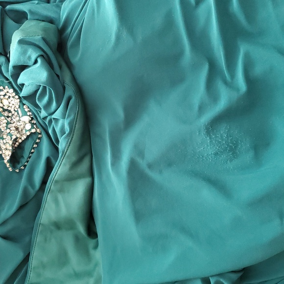 Mac Duggal Emerald Off Shoulder size 8 - Picture 4 of 4